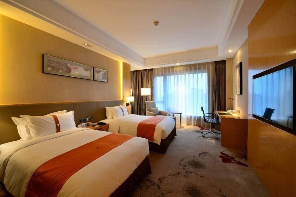 Minibar, két bảo mật tại phòng, bàn, phòng cách âm 