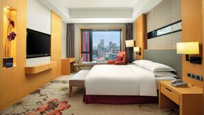 Suite Eksekutif | Minibar, brankas, meja kerja, dan kedap suara