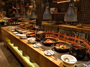 Daily buffet breakfast (CNY 128 per person) - Wyndham Shanghai Nanxiang (Shanghai)