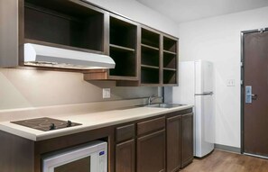 Standard Studio, 2 Queen Beds, Non Smoking, Refrigerator & Microwave