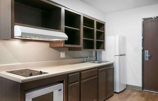 Standard Studio, 2 Queen Beds, Non Smoking, Refrigerator & Microwave | Desk, laptop workspace, iron/ironing board, free WiFi