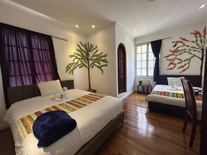 Superior Twin Room, 1 Bedroom | Down duvets, Select Comfort beds, desk, laptop workspace - Villa De Sant Hotel Boutique (Quito)
