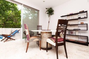 Exclusive Condo, 3 Bedrooms, Private Pool, Partial Ocean View | In-room dining