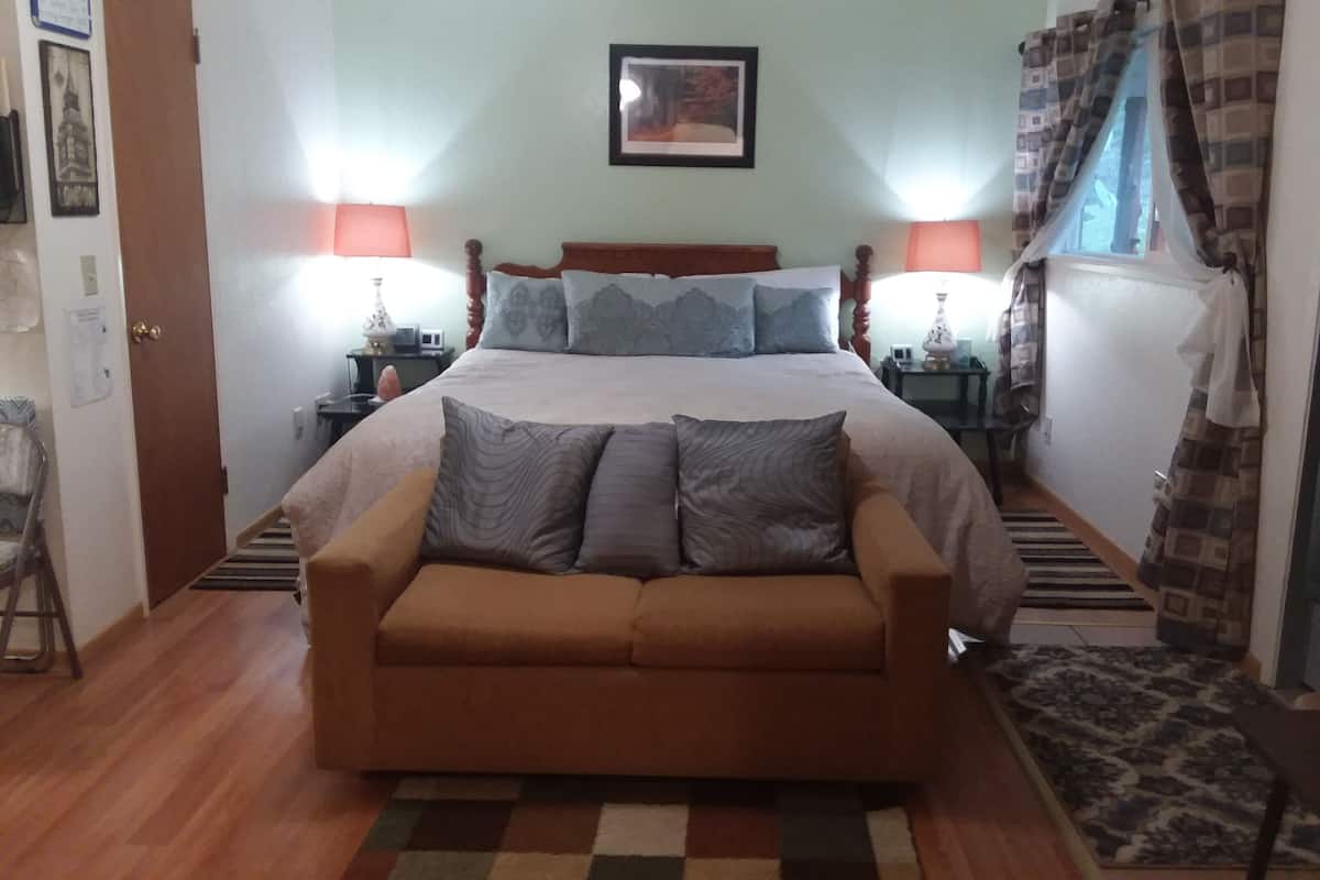 Deluxe Double Room, 2 Queen Beds, Private Bathroom, Hill View | Desk, soundproofing, iron/ironing board, free WiFi