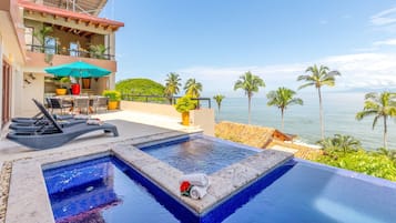 Indoor pool, outdoor pool