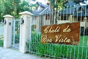 Fachada da propriedade