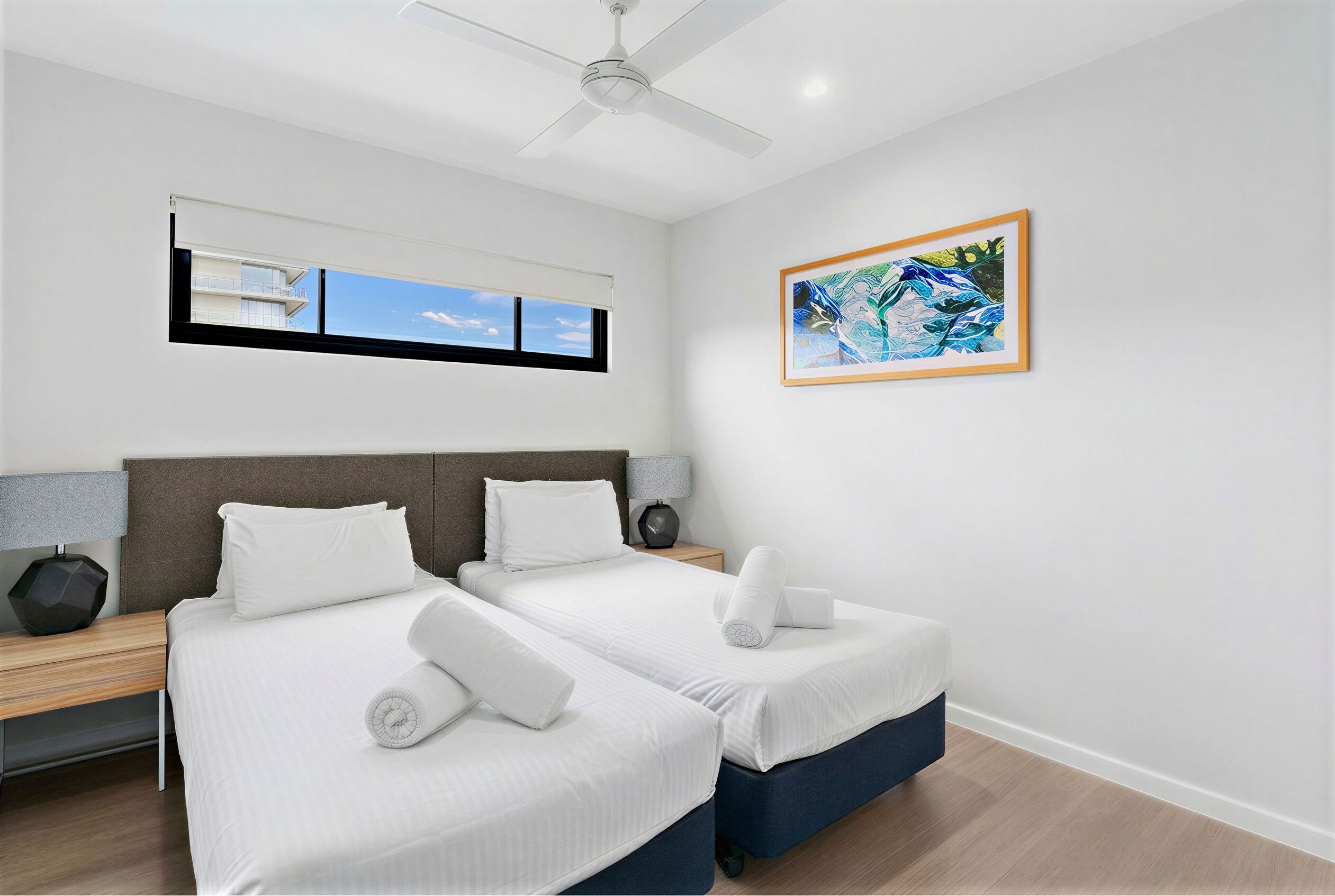 2 عدّة غرف نوم ومكواة/لوح كي وواي فاي مجانًا وملاءات أسرّة