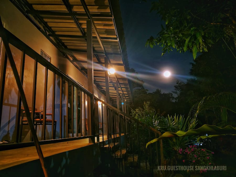 Facciata della struttura - sera/notte