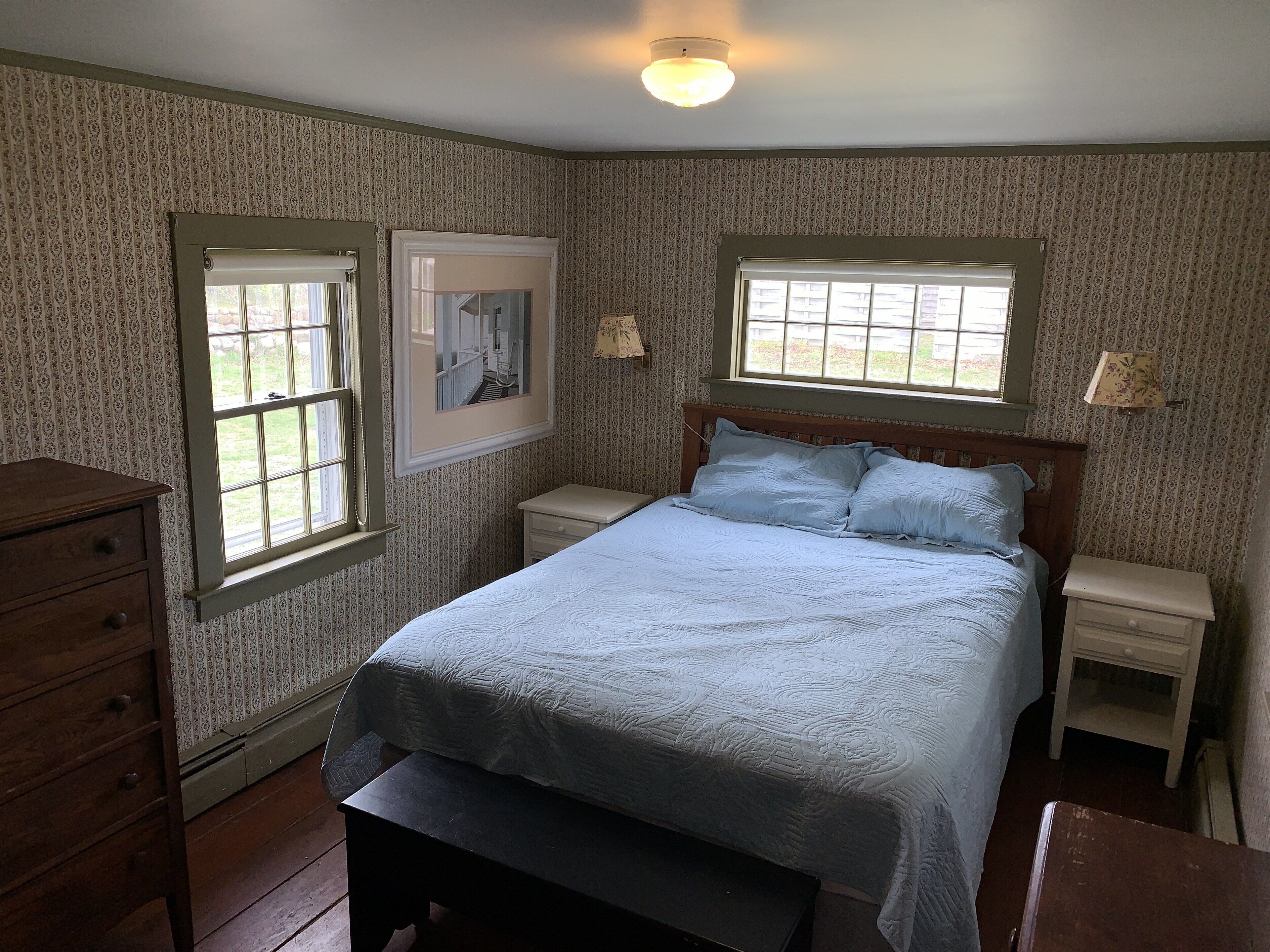 6 habitaciones, tabla de planchar con plancha y cuna de viaje 