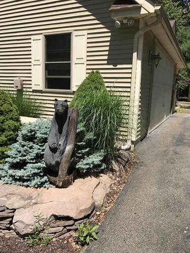 6 BDRM BEAUTIFUL HOME ON ONE FLOOR "LIONS DEN" -Big Boulder,Camelback,Jack Frost