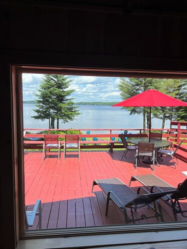 Lake Front House ~ Fire pit ~ Canoes/Kayaks ~ Large Deck ~Grill - Secluded Beach