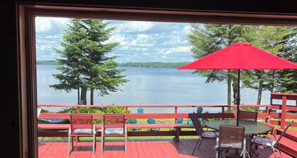 Lake Front House ~ Fire pit ~ Canoes/Kayaks ~ Large Deck ~Grill - Secluded Beach