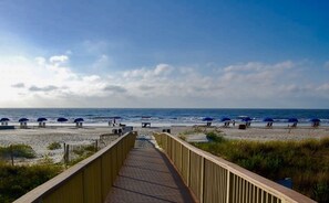 Sun-loungers, beach towels - BEACH and GOLF RESORT☀Luxury Lagoon & Golf View Villa☀ 2 Patios+KING BED (Hilton Head Island)