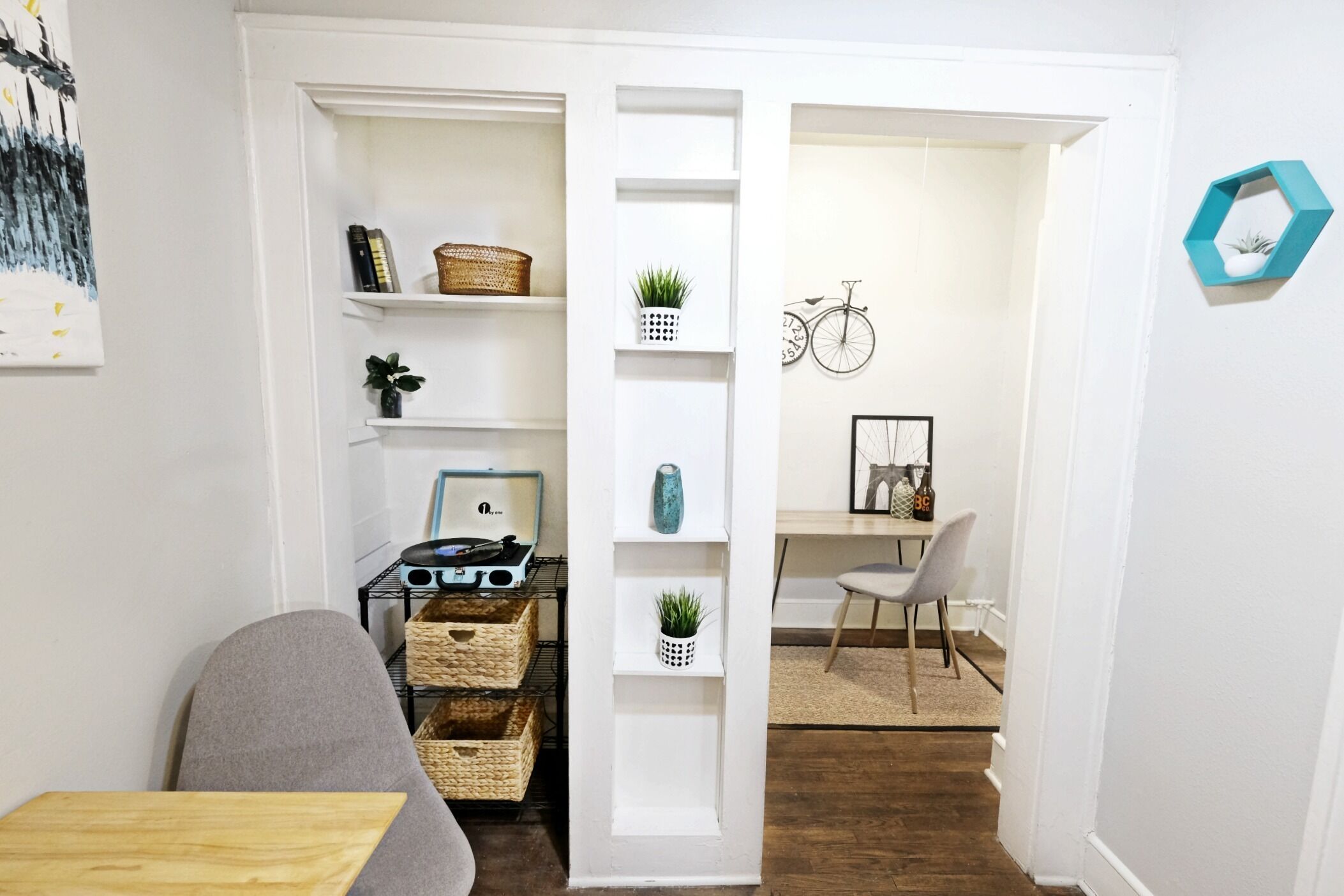 Strykejern/-brett, internettilgang og sengetøy