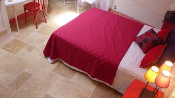 2 bedrooms, in-room safe, desk, soundproofing