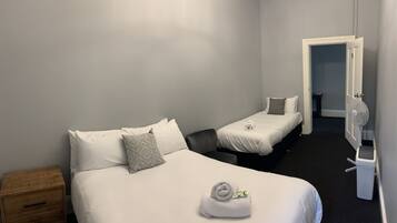 Standard Triple Room, Multiple Beds | Free WiFi, bed sheets