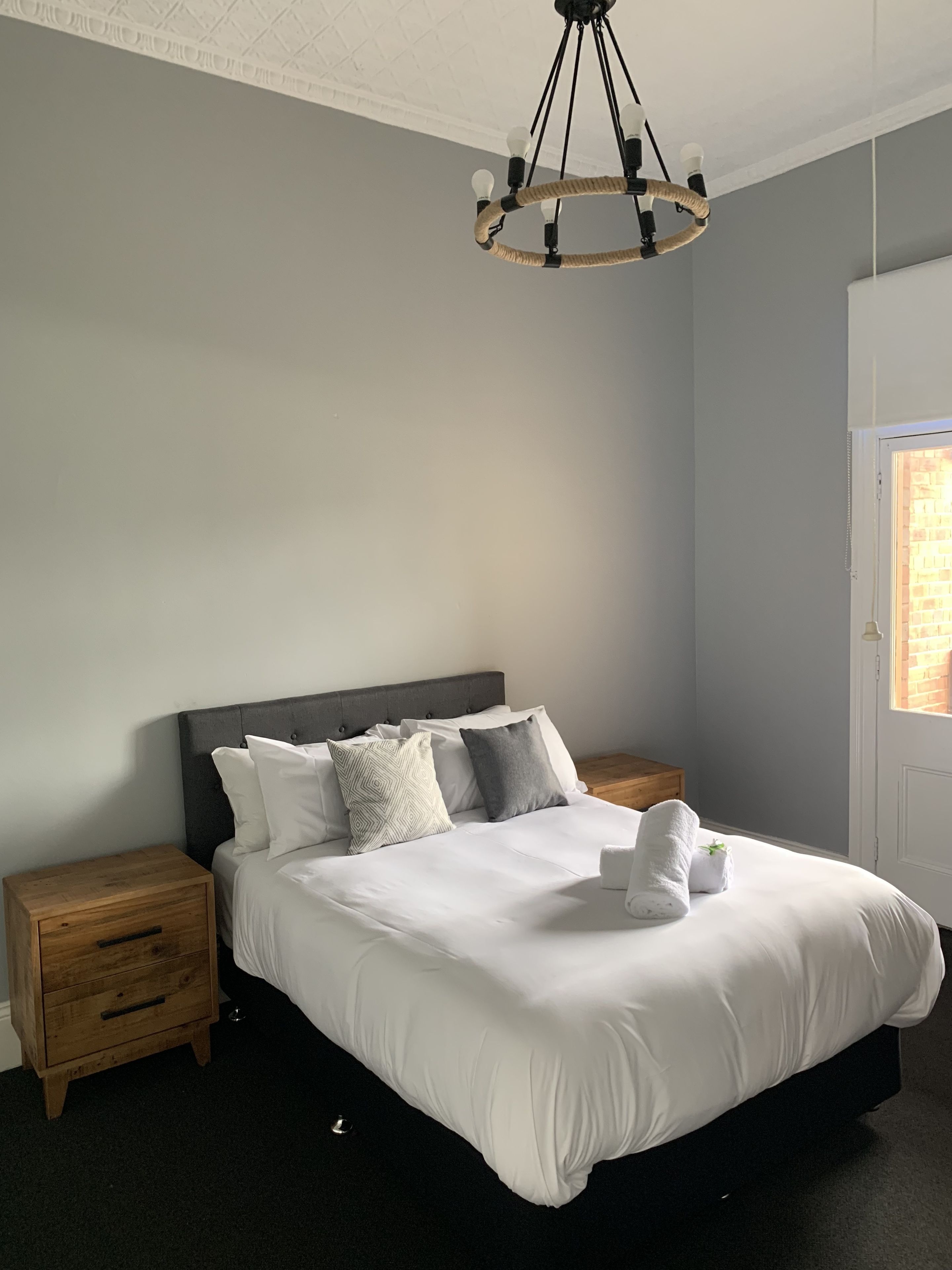 Habitación doble estándar, 1 cama matrimonial | Wifi gratis y ropa de cama 