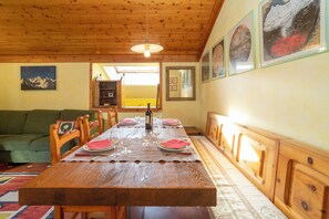 Dining - BEAUTIFUL ATTIC ROOM WITH A VIEW OF THE SKI SLOPES (BORMIO)