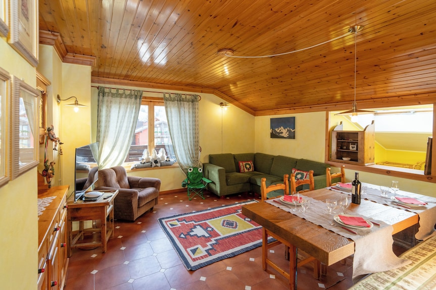 Beautiful Attic Room With A View Of The Ski Slopes - Bormio