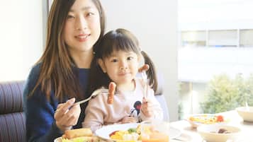 Desayuno buffet (JPY 2000 por persona)