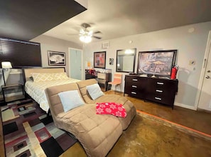 1 bedroom, iron/ironing board, WiFi, bed sheets