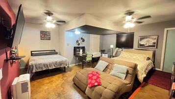 1 bedroom, iron/ironing board, WiFi, bed sheets