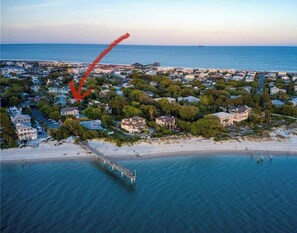Beach nearby, sun loungers, beach towels