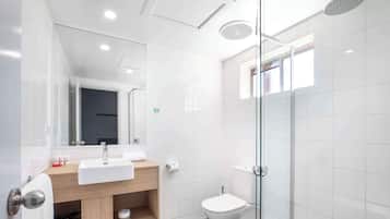 Standard Room | Bathroom | Free toiletries