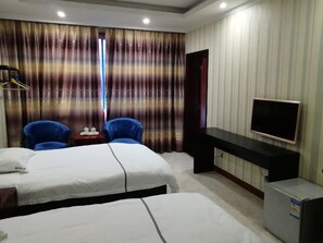 Standard Twin Room | Desk, blackout drapes, free WiFi - Caiyuan Hotel (Jinhua)