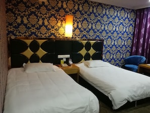 Deluxe Twin Room | Desk, blackout curtains, free WiFi