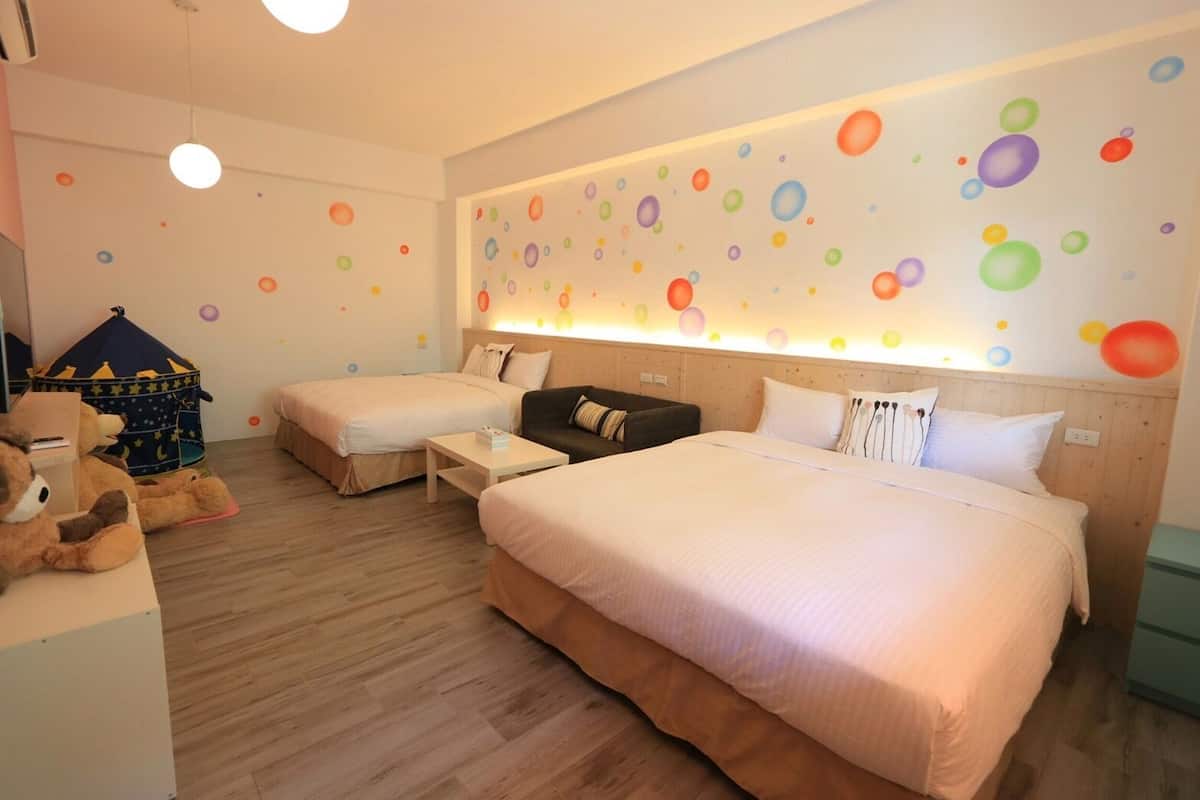 Superior Quadruple Room | Desk, blackout curtains, free WiFi