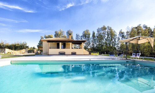 ClickSardegna Villa Mediterranea an oasis in the heart of Riviera del Corallo