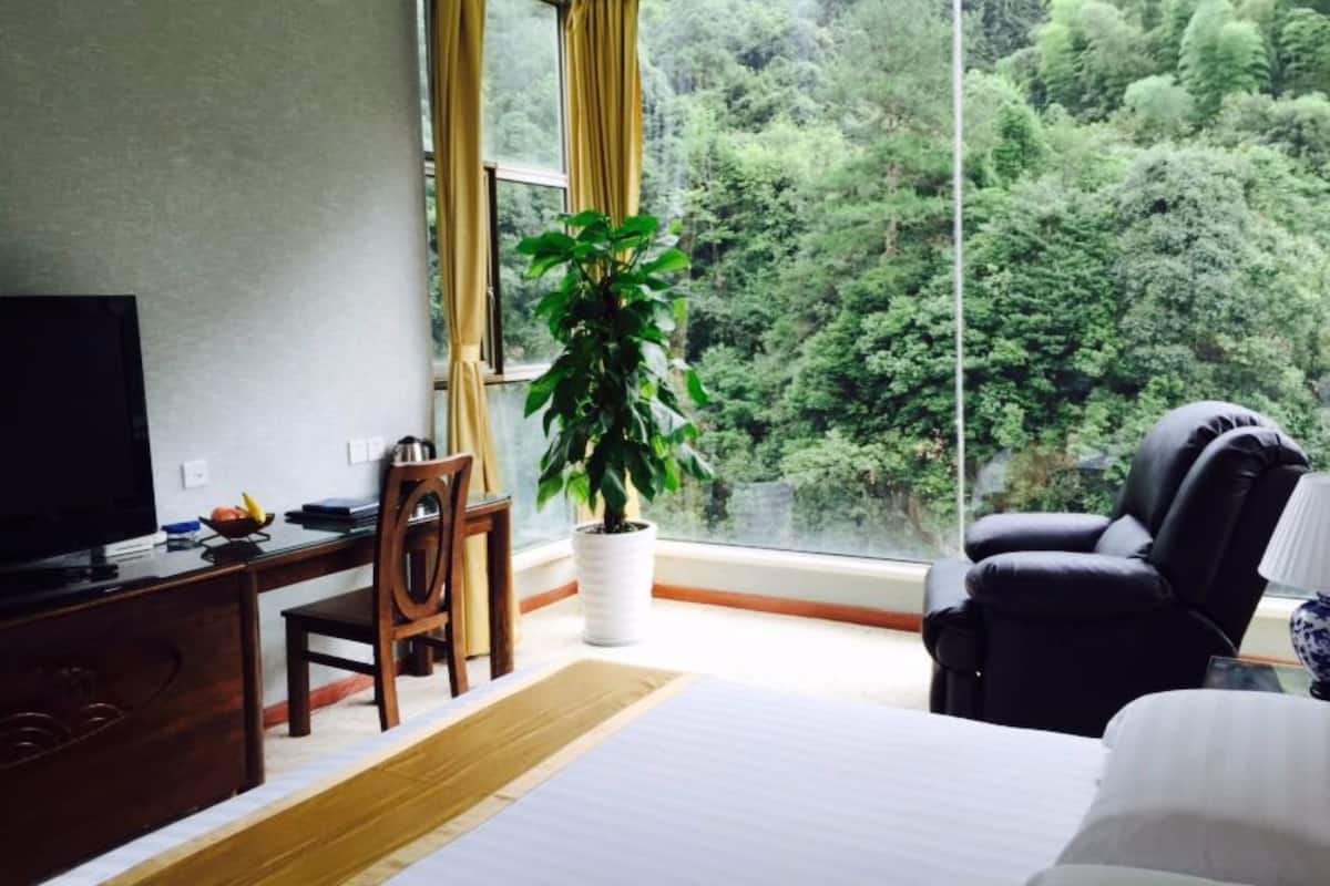 Habitación doble Deluxe, vista a la montaña | Ropa de cama de alta calidad y minibar
