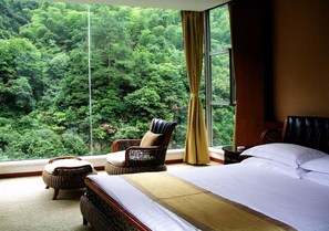 Ropa de cama de alta calidad y minibar