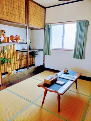 Individually decorated, desk, iron/ironing board, free WiFi