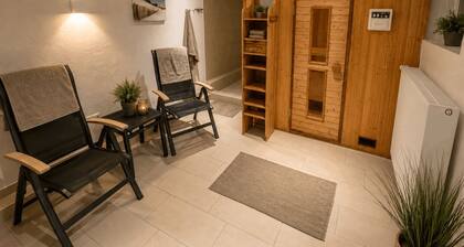 Top vacation home,7 p.,sauna,2 baths,WLAN,fireplace,beach kitchen,terrace,dog,playground