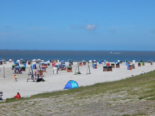 Lomamökki, 7 p., Sauna, 2 kylpyhuonetta, WLAN, Puh., Takka, Strandk., Parveke, koira soitin