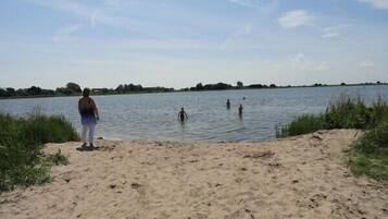 In Strandnähe, Liegestühle