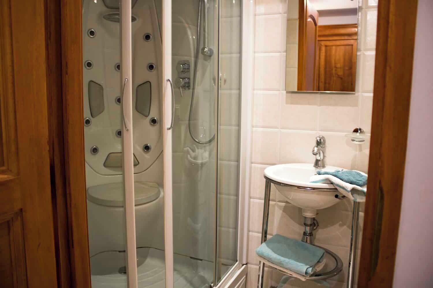 Baignoire, serviettes fournies