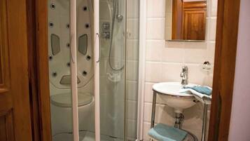 Baignoire, serviettes fournies