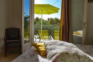 3 chambres, bureau, Wi-Fi, draps fournis