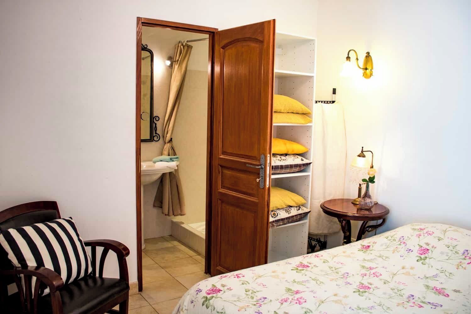 3 chambres, bureau, Wi-Fi, draps fournis
