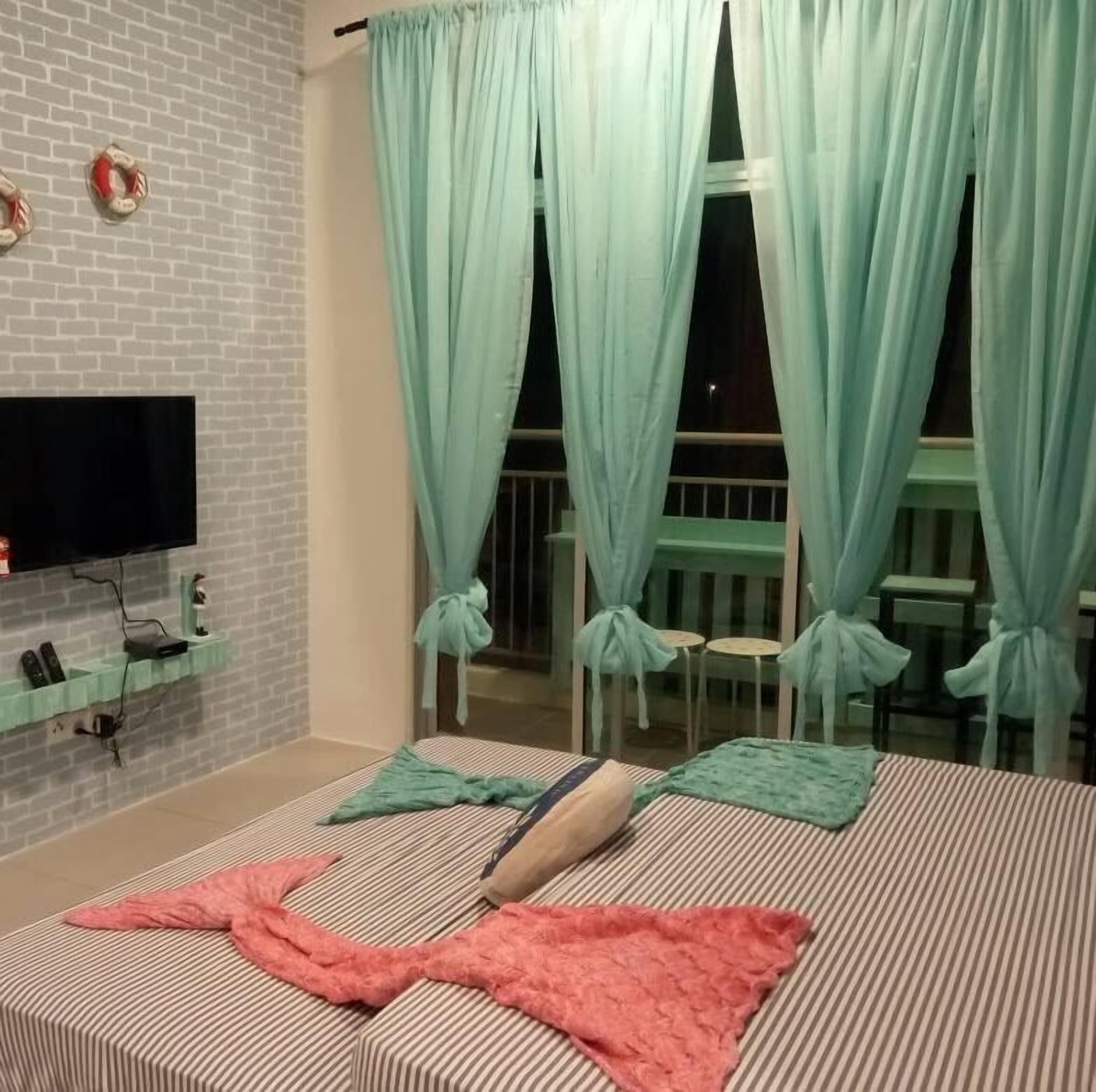 Design Apartment, 2 Bedrooms, Non Smoking | 2 bedrooms, individually furnished, laptop workspace, iron/ironing board