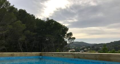 GĂźte contemporain confortable & chaleureux en pleine nature.Superbe vue.PISCINE