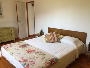 3 bedrooms, iron/ironing board, travel cot, WiFi