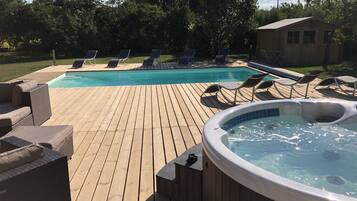 Piscine extérieure, piscine chauffée