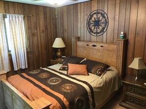 3 bedrooms, free WiFi, bed sheets - Waterfront Lake House , Crane Lake,  Pickerel WI. See our video! (Pickerel)