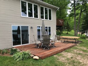 Outdoor dining - Waterfront Lake House , Crane Lake,  Pickerel WI. See our video! (Pickerel)