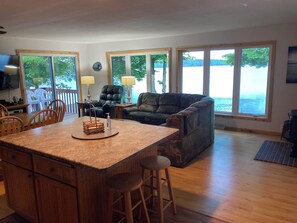TV, DVD player - Waterfront Lake House , Crane Lake,  Pickerel WI. See our video! (Pickerel)