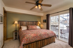 2 slaapkamers, bedden met traagschuimmatras, een strijkplank/strijkijzer